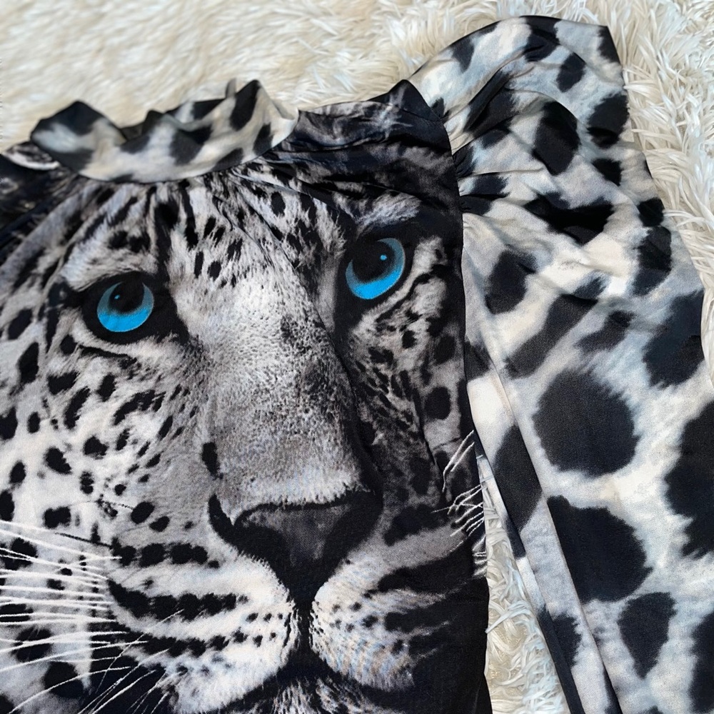 Blue eye cheetah bodysuit